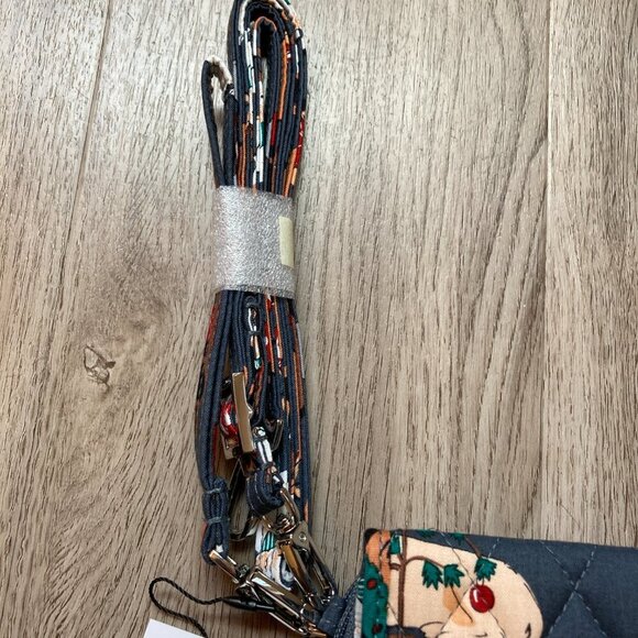 Vera Bradley RFID 3-in-1 Crossbody in Holiday Dogs NWT - Picture 6 of 10